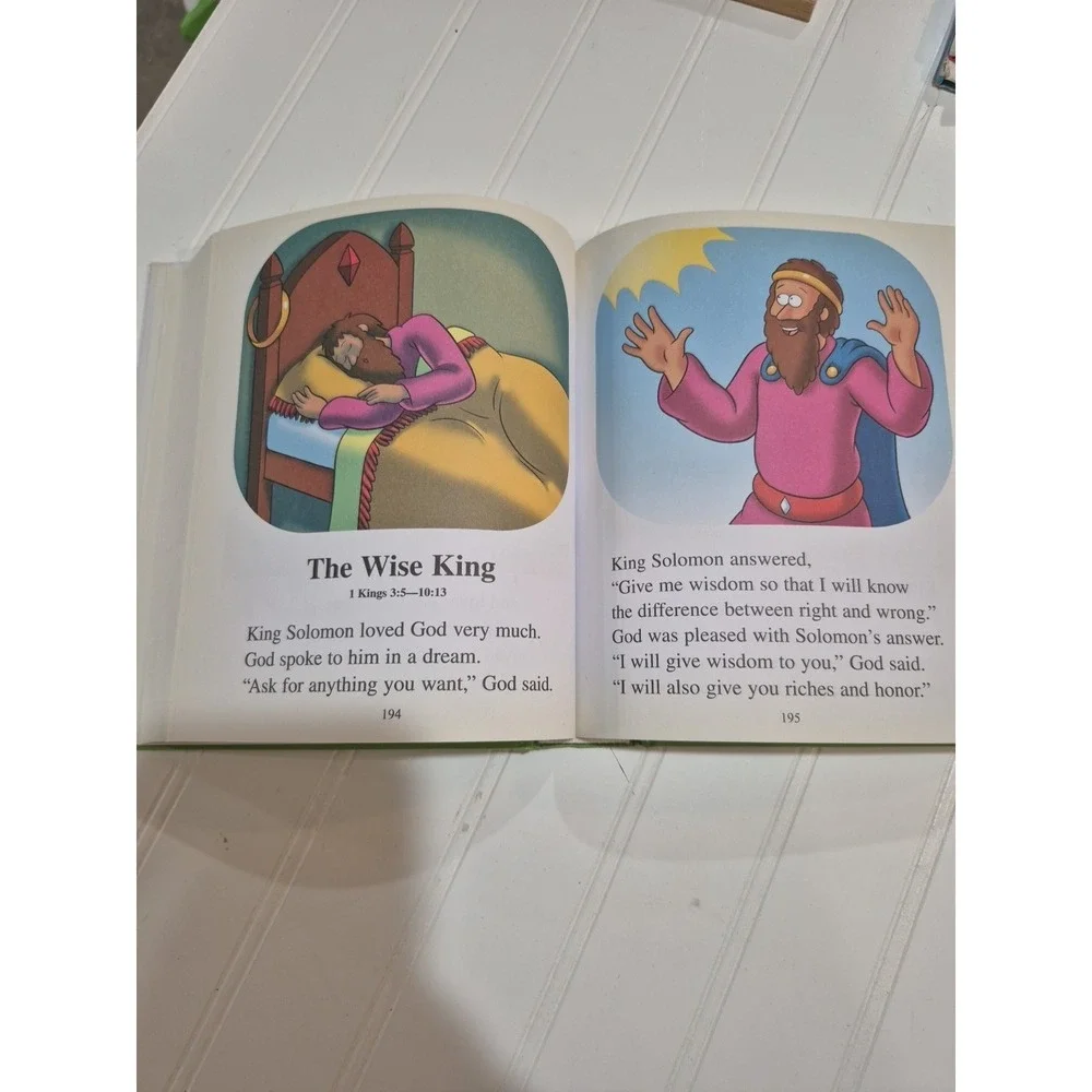 The Beginner's Bible: Timeless Children's Stories - Hardcover - GOOD READ